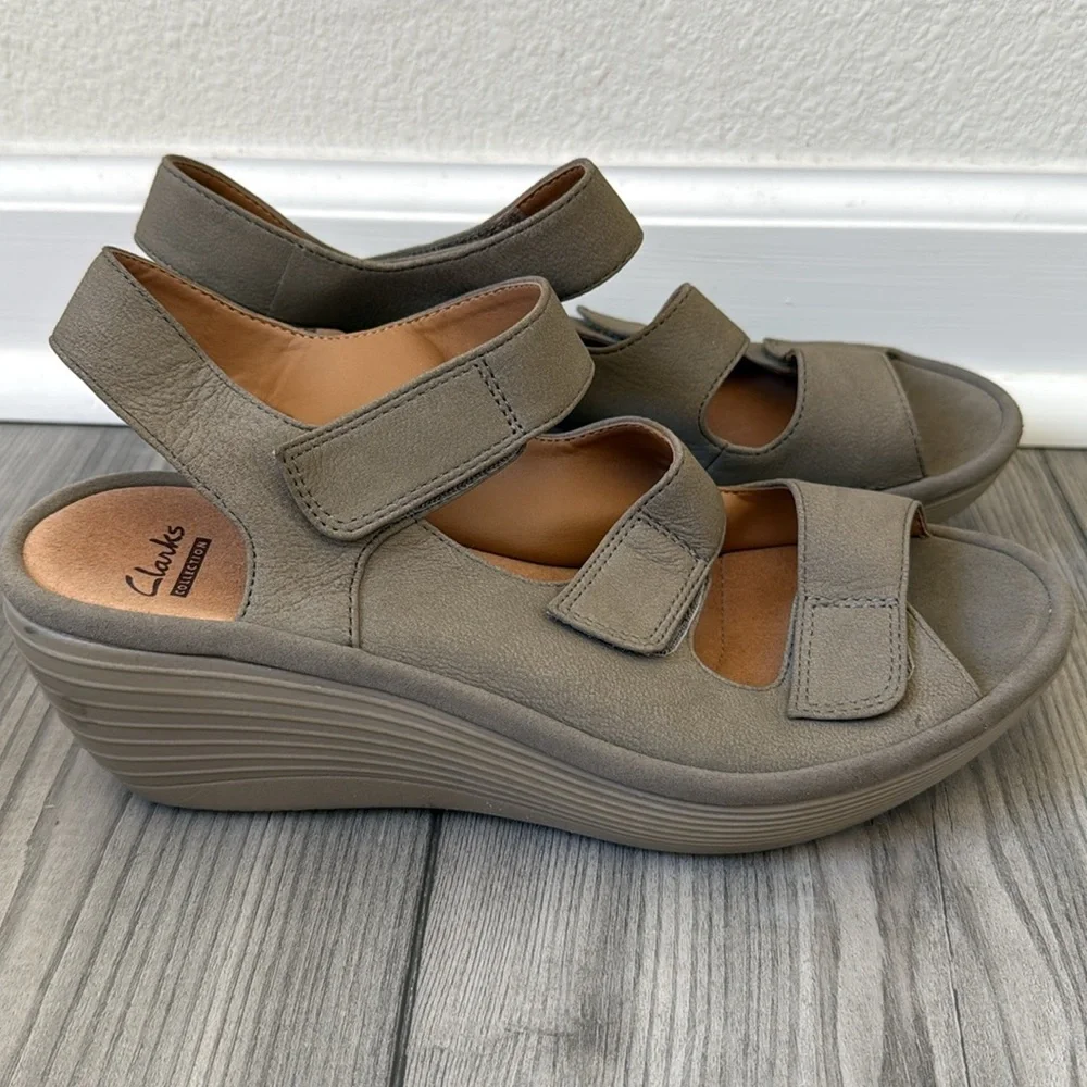 Clarks Women's Reedly Juno Sage Nubuck Wedge Sandals Size 7 - Picture 2 of 8
